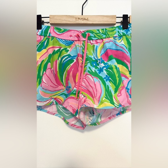Lily Pulitzer Women's Luxletic Run Around Short Pink Multi , sz small - Picture 4 of 7
